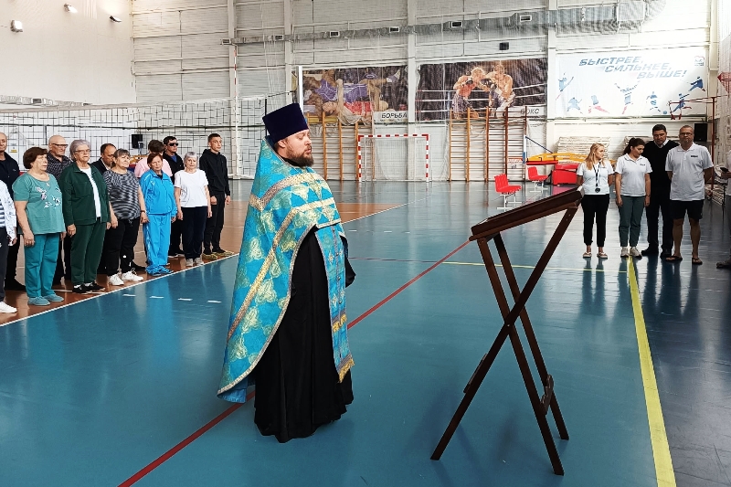 В физкультурно-оздоровительном комплексе города Острогожска помолились перед сдачей нормативов ГТО