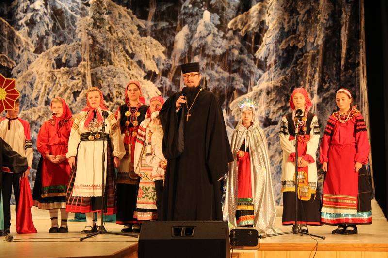 Благочинный Острогожского церковного округа поздравил зрителей и участников детского районного спектакля «Чудо Рождества»