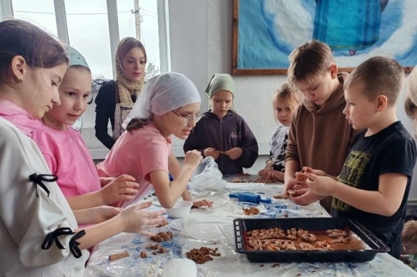 Воскресная группа Михайло-Архангельского храма села Воронцовка провела мастер-класс по выпечке «Лесенок» и «Жаворонков»