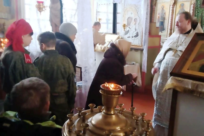 Кадеты помолились за Божественной литургией в Михайло-Архангельском храме города Острогожска