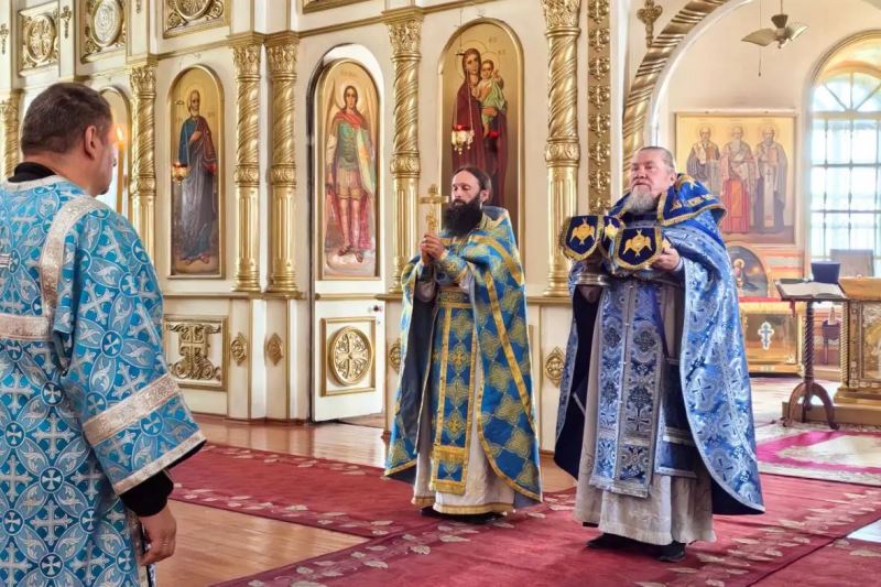 В Петропавловском храме села Репьевка совершена миссионерская литургия