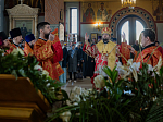 Преосвященнейший Дионисий, епископ Россошанский и Острогожский совершил Божественную литургию в Свято-Ильинском кафедральном соборе г. Россошь