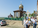 Епископ Россошанский и Острогожский Дионисий совершил Божественную литургию в храме Святого Духа с. Петренково Острогожского района