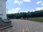 В день памяти священномученика Петра (Зверева) в селе Новомеловатка высадили хвойную аллею у храма Святой Троицы