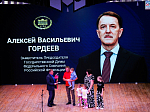 Настоятель храма святых апостолов Петра и Павла села Петропавловка поздравил жителей района с Международным днем защиты детей