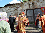 Архипастырь возглавил пасхальную утреню в храме Покрова Пресвятой Богородицы с. Ливенка Павловского благочиния