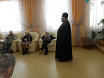Отец благочинный посетил насельников дома престарелых