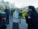 Епископ Россошанский и Острогожский Дионисий совершил венчальную Литургию в храме святителя Митрофана, первого епископа Воронежского, села Верхний Мамон