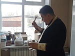 Иерей Иоанн Суздальцев благословил волонтеров перед отправкой гуманитарного груза в зону проведения специальной военной операции