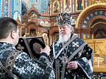В Великий Пяток Страстной седмицы Глава Воронежской митрополии совершил совершил в Благовещенском кафедральном соборе Великую вечерню с чином изнесения Плащаницы Христа Спасителя