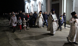В Свято-Тихоновском соборном храме Острогожска совершено торжественное Пасхальное богослужение