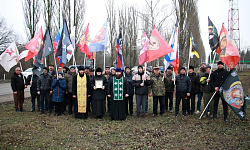 В поселке Каменка в очередной раз совершили братский молебен