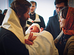 Правящий архиерей Россошанской епархии совершил Таинство Крещения над младенцем Марией Коротких