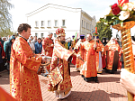 В понедельник Светлой седмицы Преосвященнейший епископ Дионисий совершил Божественную литургию в Ильинском соборе Россоши