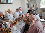 В Свято‑Митрофановском храме села Верхний Мамон поздравили прихожан с Днем пожилого человека