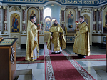 Епископ Россошанский и Острогожский Дионисий возглавил воскресное богослужение в Свято-Троицком храме районного центра Кантемировка