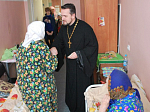 Детские поздравления зазвучали для постояльцев Новокалитвянского дома престарелых
