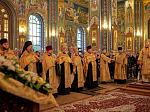 Епископ Россошанский и Острогожский Дионисий сослужил главе Воронежской митрополии за всенощным бдением в канун праздника Собора Воронежских святых