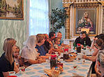 В трапезной Казанского храма поселка Каменка прошел кинопоказ фильма «Я слышу каждого»