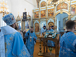 В праздник Казанской иконы Божией Матери Преосвященнейший епископ Дионисий совершил Литургию в Казанском храме пгт. Каменка
