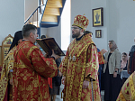 В Неделю 6-ю по Пасхе, о слепом, епископ Дионисий совершил Божественную литургию в Воскресенском соборе Белогорского мужского монастыря