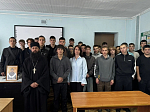 В праздник Покрова клирик Россошанского благочиния посетил один из корпусов Россошанского техникума 
