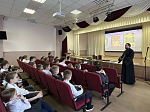 Благочинный Богучарского церковного округа провел беседу со школьниками в МКОУ «Радченская СОШ»