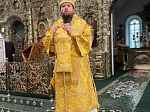 Епископ Россошанский и Острогожский Дионисий совершил Божественную литургию в Свято-Троицком соборе Раифского Богородицкого мужского монастыря