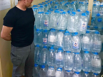 Епархиальным отделом по приграничному сотрудничеству была организована передача бутилированной воды