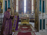 В праздник Воздвижения Креста Господня Правящий Архиерей совершил Литургию в Свято-Ильинском кафедральном соборе города Россоши