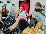 В госпитале города Павловска священнослужитель совершил молебен перед честными мощами священномученика Петра (Зверева),архиепископа Воронежского