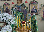 В праздник Святой Троицы Правящий Архиерей совершил Литургию в Свято-Троицком храме г. Россоши