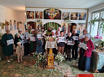 В храмах Россошанского благочиния провели миссионерскую акцию, посвященную празднику Святой Троицы
