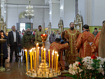 Правящий Архиерей возглавил служение Божественной литургии в храме святых апостолов Петра и Павла районного центра Репьевка
