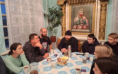 Молодежь «Круг радости» посмотрела фильм «Человек Божий» в трапезной Казанского храма Каменки