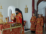 В Неделю 6-ю по Пасхе, о слепом, епископ Дионисий совершил Божественную литургию в Воскресенском соборе Белогорского мужского монастыря