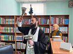 Духовник воскресной школы «Добро» совершил молебен, кропление и пообщался с родителями учащихся