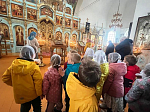 В поселке Каменка для детей провели экскурсию по храму