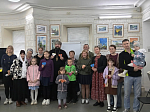 В День отца воспитанники воскресной школы Покровского храма города Павловска вместе с папами посетили районный краеведческий музей