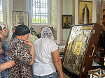 Казачий крестный ход со списком иконы «Избавительница от бед» посетил храм Сошествия Святого Духа села Петренково