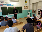 Клирик Каменского благочиния провел просветительскую беседу со школьниками о важнейших духовно-нравственных ценностях