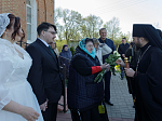 Епископ Россошанский и Острогожский Дионисий совершил венчальную Литургию в храме святителя Митрофана, первого епископа Воронежского, села Верхний Мамон