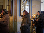 Во вторник первой седмицы Великого поста Преосвященнейший епископ Дионисий совершил повечерие с чтением Великого канона прп. Андрея Критского в Тихоновском соборном храме города Острогожска