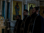 В канун Великого четверга епископ Дионисий совершил таинство Елеосвящения в Свято-Ильинском кафедральном соборе города Россоши
