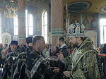 Преосвященнейший епископ Дионисий совершил в Свято-Ильинском кафедральном соборе города Россоши последнюю в этом году Литургию Преждеосвященных Даров