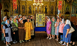 В селе Солдатское с особым благоговением встретили чтимую икону Божией Матери «Дивногорская-Сицилийская»