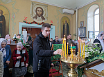 В праздник Святой Троицы Преосвященнейший епископ Дионисий совершил Литургию в Свято-Троицком храме города Россоши