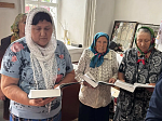 В храме села Хрещатое совершена Божественная литургия: иерей Евгений Чорноус возглавил богослужение и подарил прихожанам Библии