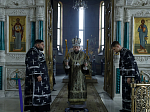 Преосвященнейший епископ Дионисий совершил в Свято-Ильинском кафедральном соборе города Россоши последнюю в этом году Литургию Преждеосвященных Даров
