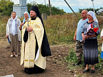 В селе Мамоновка совершено освящение двух поклонных крестов, установленных на границе населенного пункта